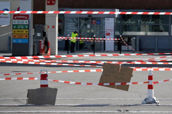 Los sindicatos galos convocan una gran movilización el 18 de octubre por el derecho de huelga