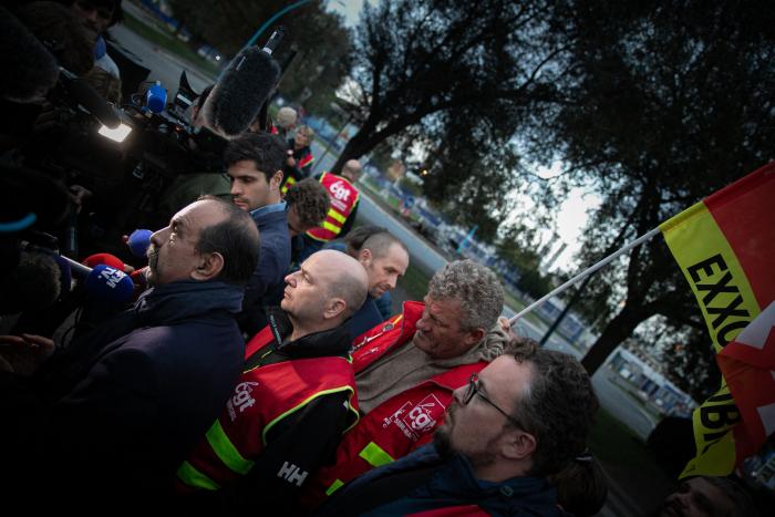 Los sindicatos galos convocan una gran movilización el 18 de octubre por el derecho de huelga