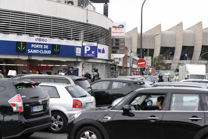 Los sindicatos galos convocan una gran movilización el 18 de octubre por el derecho de huelga