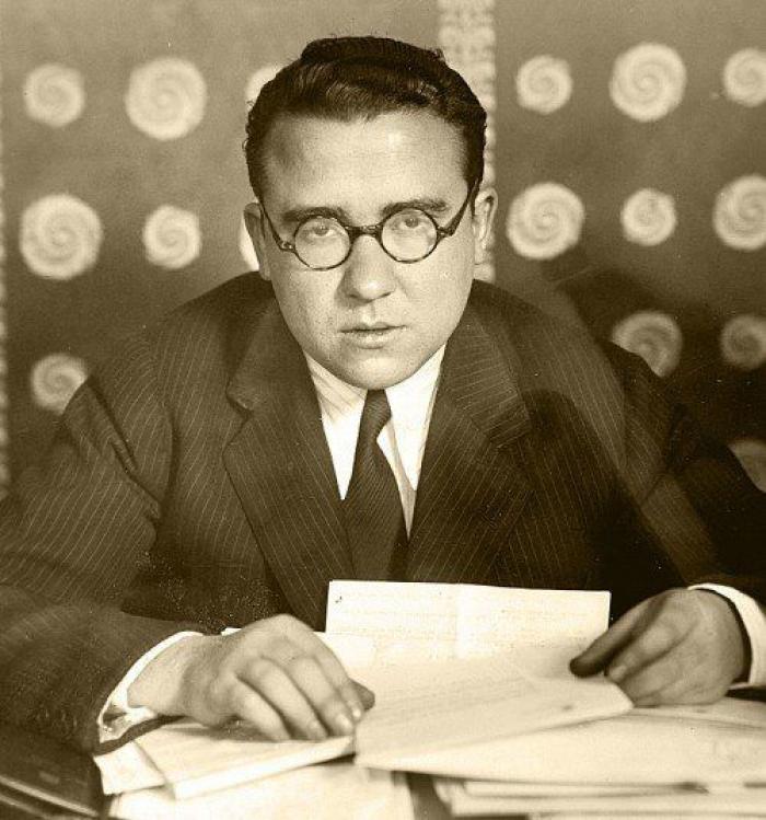 Íñigo Errejón cuelga la camisa azul y se viste como nunca antes lo habías visto (ni imaginado)