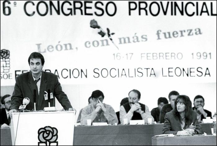 Íñigo Errejón cuelga la camisa azul y se viste como nunca antes lo habías visto (ni imaginado)