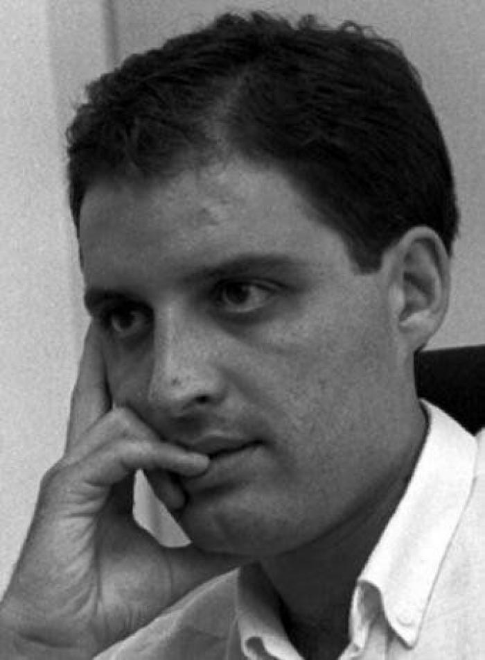 Íñigo Errejón cuelga la camisa azul y se viste como nunca antes lo habías visto (ni imaginado)