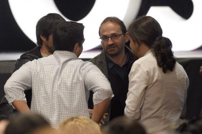 ¿Qué poema ha recitado Pablo Iglesias? ¿Y qué canciones han cantado?