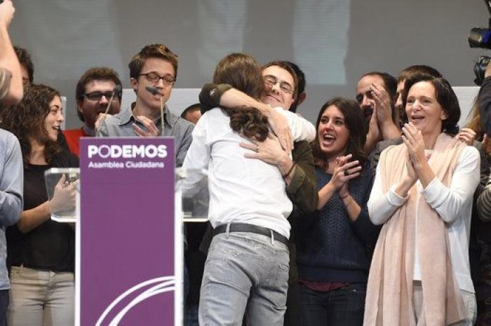 ¿Qué poema ha recitado Pablo Iglesias? ¿Y qué canciones han cantado?