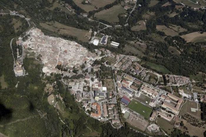 Suben a 278 los muertos por el devastador terremoto del centro de Italia