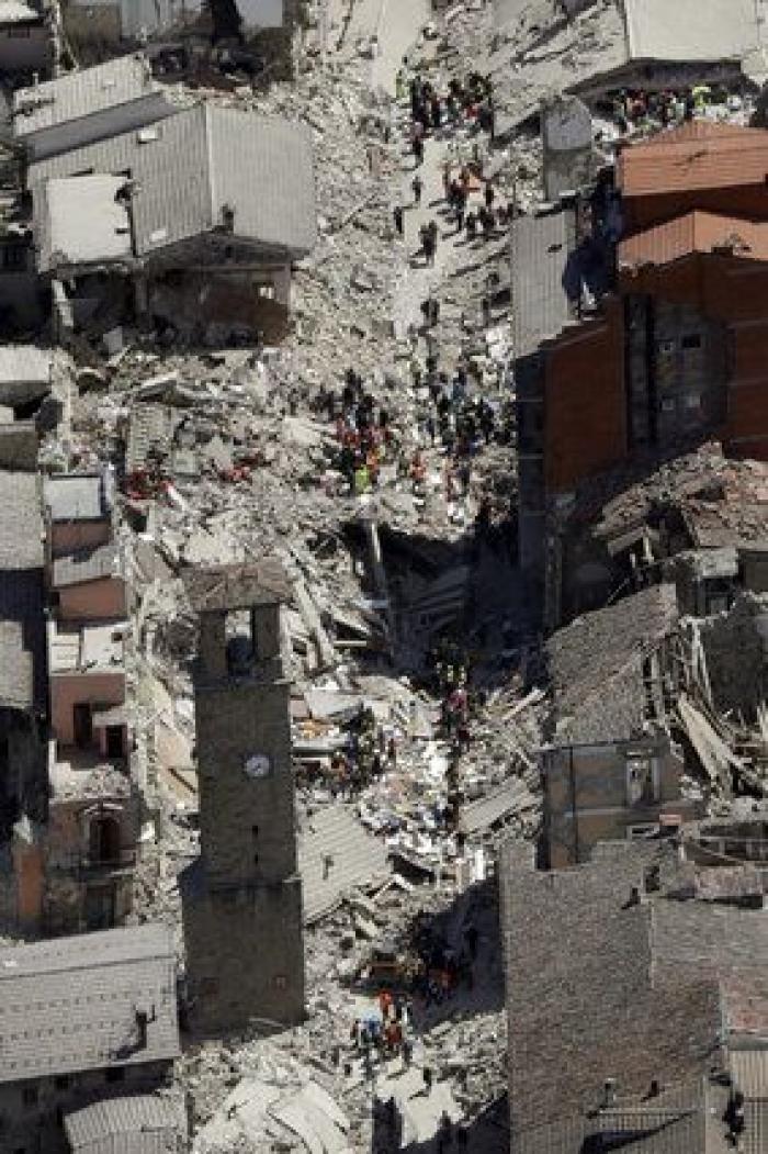 Suben a 278 los muertos por el devastador terremoto del centro de Italia