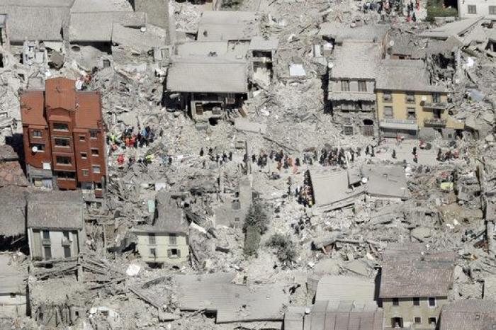 Suben a 278 los muertos por el devastador terremoto del centro de Italia