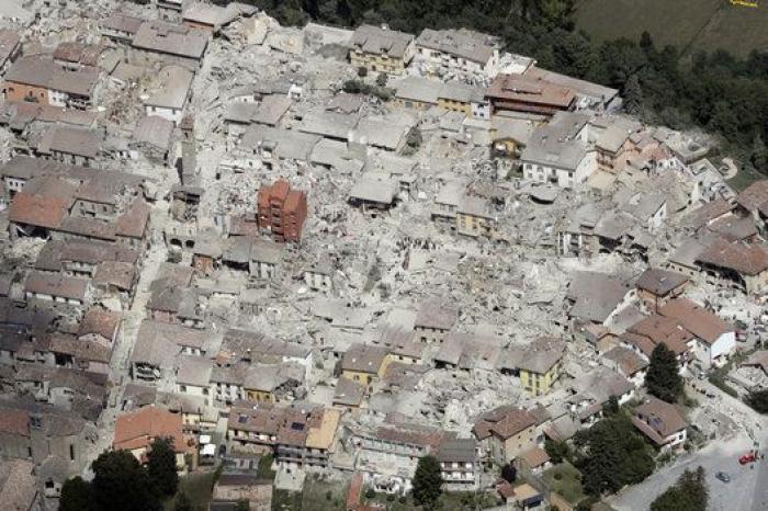 Suben a 278 los muertos por el devastador terremoto del centro de Italia