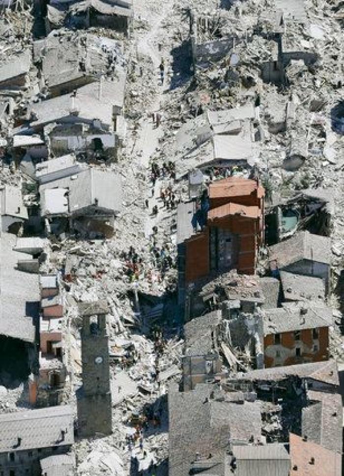 Suben a 278 los muertos por el devastador terremoto del centro de Italia