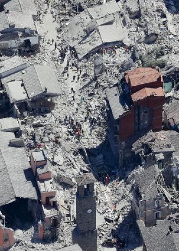 Suben a 278 los muertos por el devastador terremoto del centro de Italia