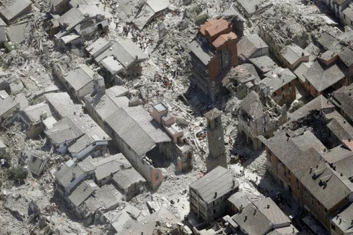 Suben a 278 los muertos por el devastador terremoto del centro de Italia
