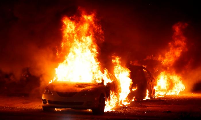 Siete policías de Nueva York suspendidos tras la difusión de otro video de abusos mortales