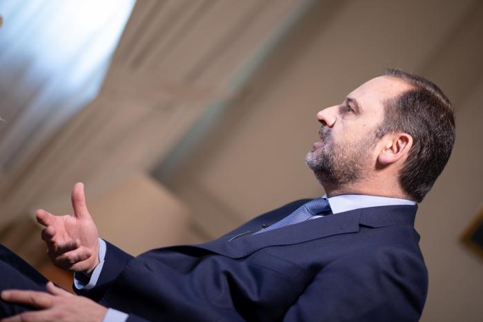 Ábalos contesta a Ayuso tras sus polémicas palabras: de remate, dos preguntas