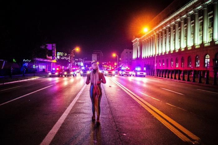 Siete policías de Nueva York suspendidos tras la difusión de otro video de abusos mortales