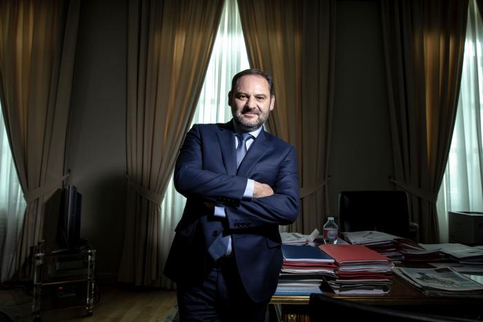 Ábalos contesta a Ayuso tras sus polémicas palabras: de remate, dos preguntas