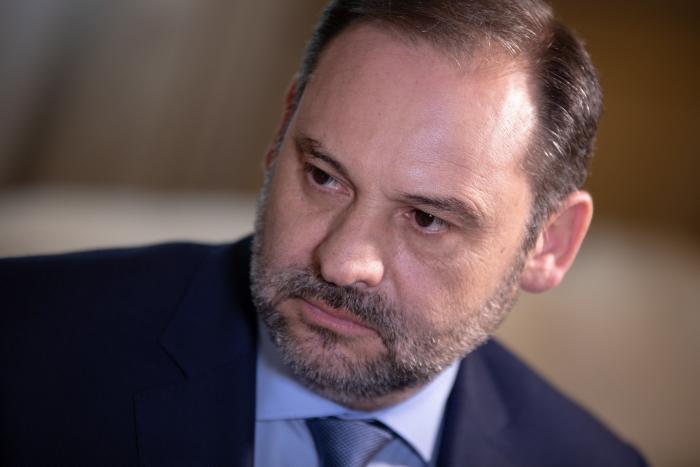 Ábalos contesta a Ayuso tras sus polémicas palabras: de remate, dos preguntas