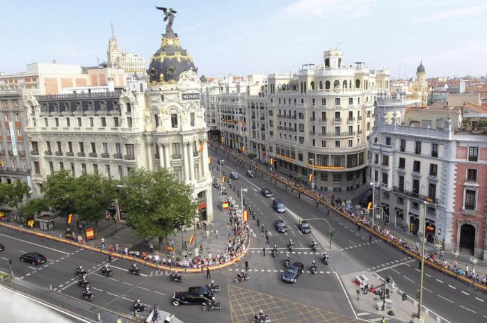 Un diputado del PSOE responde molesto a uno de Vox tras escuchar lo que dice de ETA