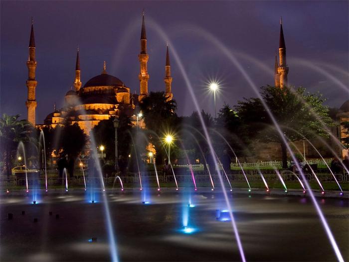 Las ciudades más bonitas para visitar de noche (FOTOS)