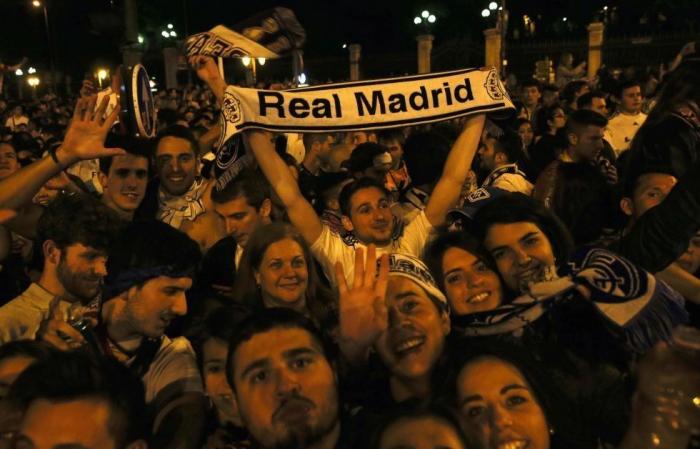 La Cibeles vibra con la 'Décima' del Madrid (FOTOS)