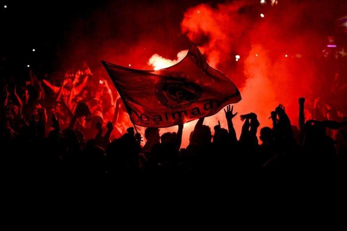 La Cibeles vibra con la 'Décima' del Madrid (FOTOS)