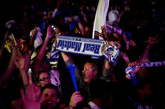 La Cibeles vibra con la 'Décima' del Madrid (FOTOS)