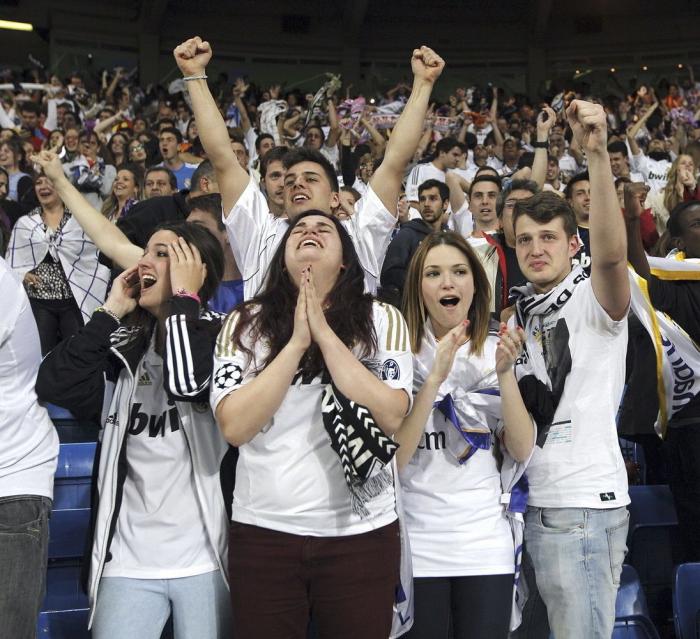 La Cibeles vibra con la 'Décima' del Madrid (FOTOS)