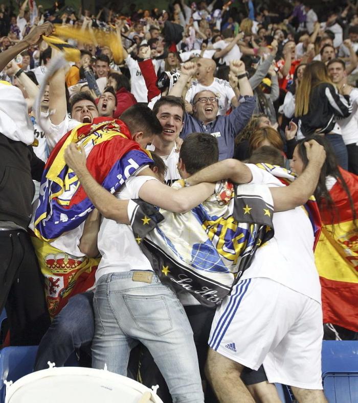 La Cibeles vibra con la 'Décima' del Madrid (FOTOS)