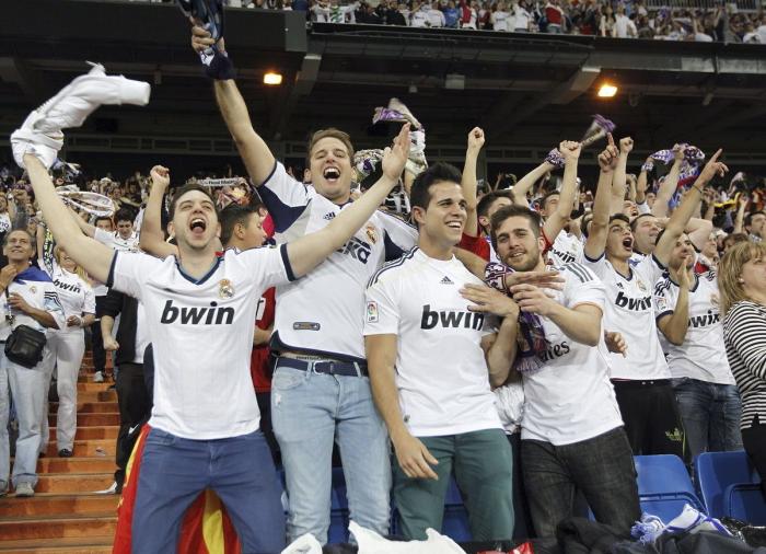 La Cibeles vibra con la 'Décima' del Madrid (FOTOS)