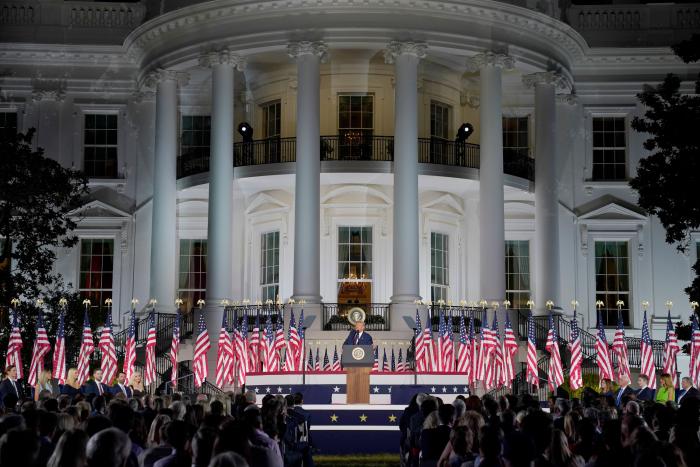 Michael Moore dijo en 2016 que Trump ganaría y este es su vaticinio de quién lo hará en las elecciones de 2020