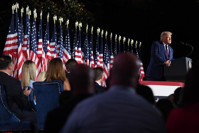 Michael Moore dijo en 2016 que Trump ganaría y este es su vaticinio de quién lo hará en las elecciones de 2020