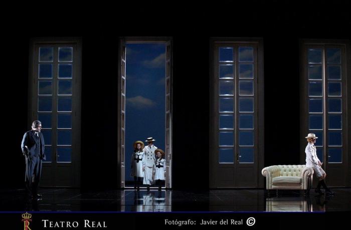 'Antonio y Cleopatra', ni mal ni bien, sino todo lo contrario