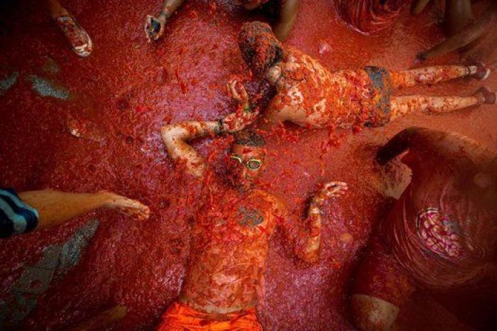 Bañados en tomate: las mejores fotos de la Tomatina 2016