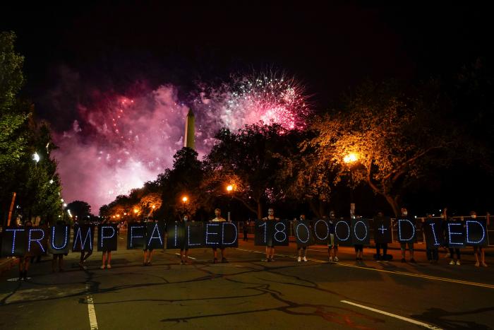 Michael Moore dijo en 2016 que Trump ganaría y este es su vaticinio de quién lo hará en las elecciones de 2020