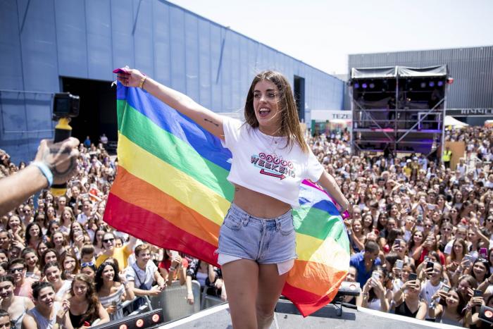 Dulceida bate récords con esta foto desnuda en la cama: 100.000 'me gusta' en una hora