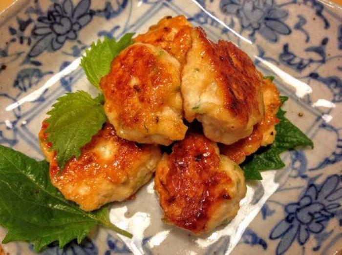 Seis curiosidades sobre el ube, el tubérculo que ‘tiñe' tus recetas de morado