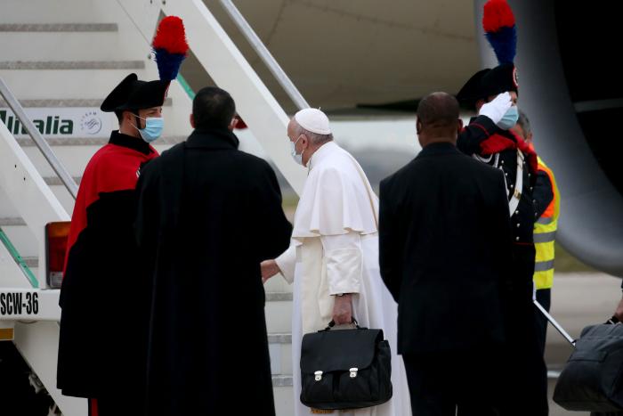 El papa, operado con éxito