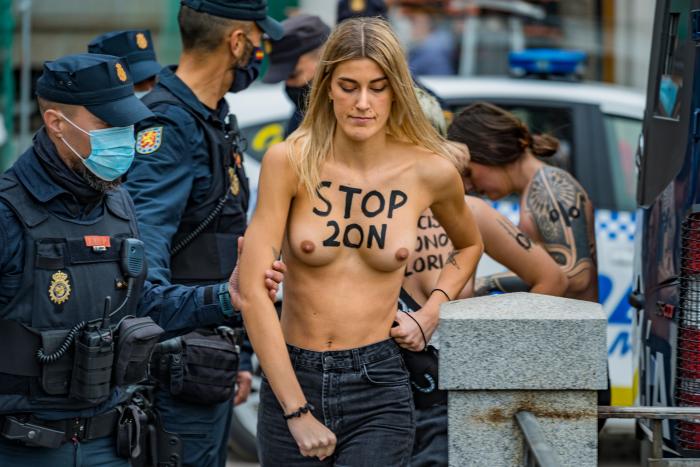 Frank Cuesta no duda en sumarse a la 'batalla' de la lechuga contra Truss que afecta a Ayuso