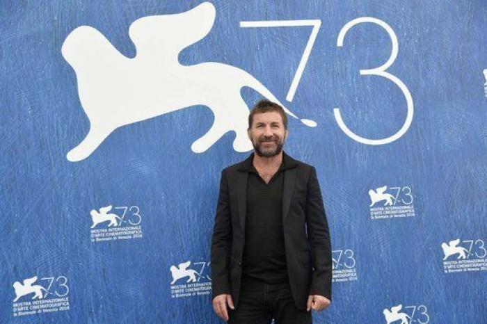 Raúl Arévalo sorprende en el Festival de Venecia con 'Tarde para la ira'