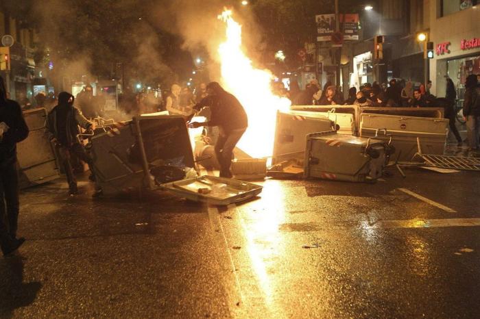 Cuarta noche de incidentes en Can Vies (Barcelona) con 23 detenidos