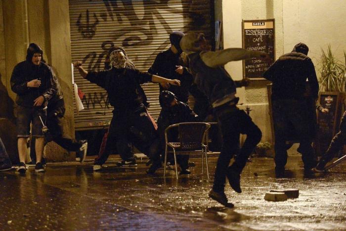 Cuarta noche de incidentes en Can Vies (Barcelona) con 23 detenidos