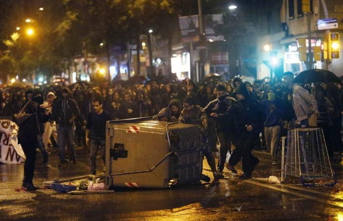 Cuarta noche de incidentes en Can Vies (Barcelona) con 23 detenidos