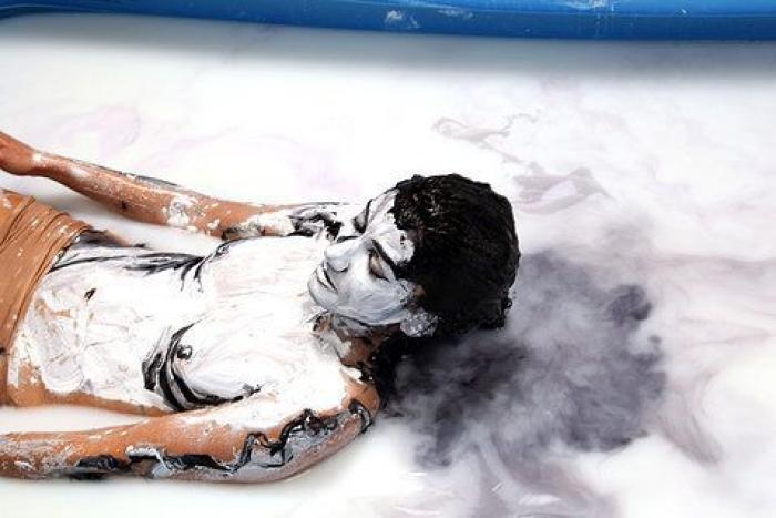 La artista que convierte personas en cuadros en 2D