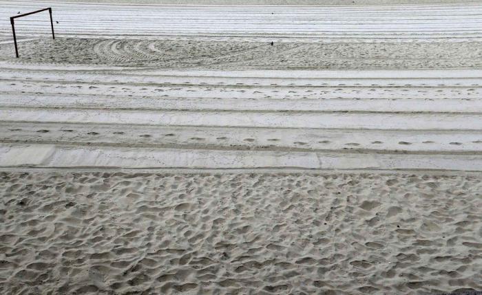 Lío mundial en el Brasil-Argentina: un oficial sanitario interrumpe el partido y lo suspende