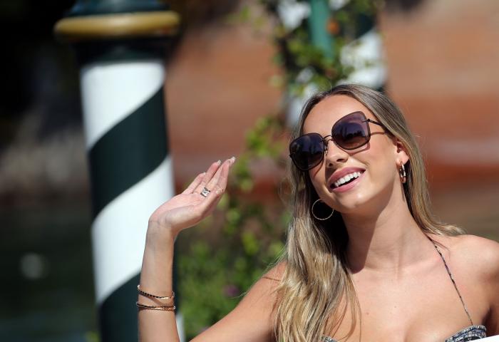 El impresionante vestido gira-cabezas de Ester Expósito en Cannes