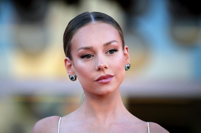 El impresionante vestido gira-cabezas de Ester Expósito en Cannes