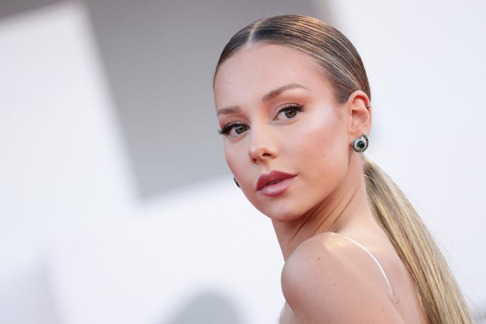 El impresionante vestido gira-cabezas de Ester Expósito en Cannes