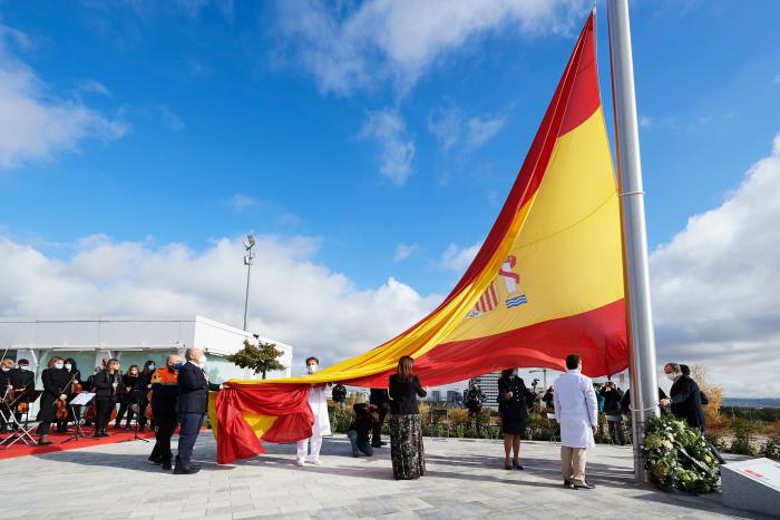 El recado de Juan y Medio a Miguel Bosé con una de sus canciones