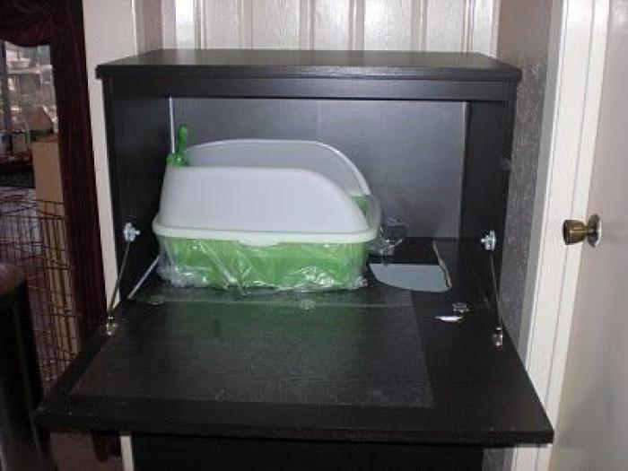 Se le queda atrapado un testículo en una silla... e Ikea le responde en Facebook