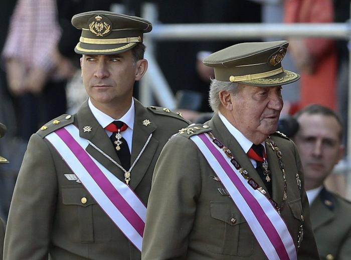 El rey y el príncipe, juntos por primera vez en público tras la abdicación (FOTOS, VÍDEO)