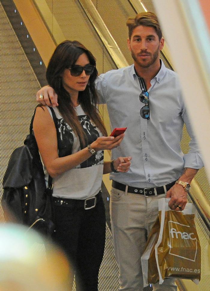 Ángel Martín lo vuelve a hacer y convierte indirectamente a Pilar Rubio en 'trending topic'